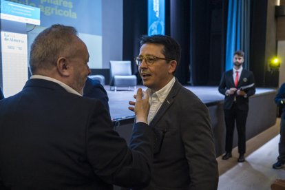 Pedro Manuel de la Cruz, director de LA VOZ, charla momentos previos a la gala.