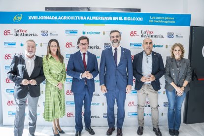 Pedro Manuel de la Cruz, Aránzazu Martín, Francisco Góngora, Fernández Pacheco, Antonio Mena y Julia Ibáñez.