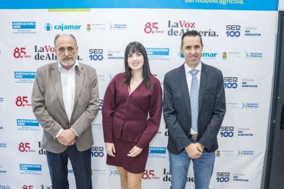 Jacinto Castillo, Marina Ginés y Fran García, periodistas de LA VOZ de Almería y Cadena SER.