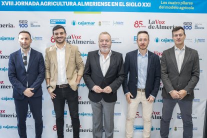 Ricardo Céspedes, Miguel Tortosa, Ángel Moleaer y David César de Eurofirms. junto a Pedro Manuel de la Cruz.