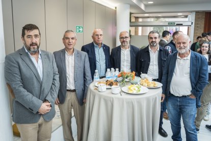 Javier Castillo y José María Molina de Campoamor; Juan Gázquez de CASI, Eutimio y José Vicente de Aqualia y Antonio Fernández de regantes de Almería.