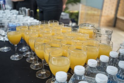 Detalles de las bebidas en el desayuno.