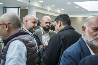 Charlas e intercambios de opinión en el desayuno.