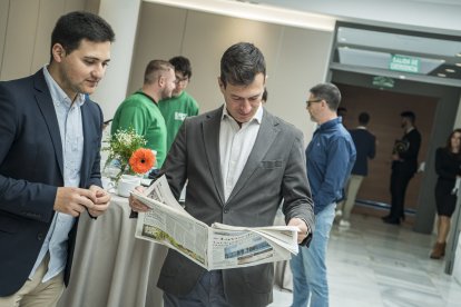 Desayuno tras la primera parte de las jornadas.