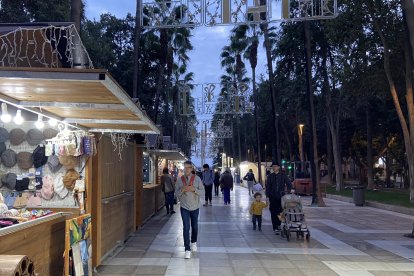 Inauguración del mercadillo de Navidad en la Avenida Federico García Lorca.
