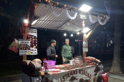 Inauguración del mercadillo de Navidad en la Avenida Federico García Lorca.