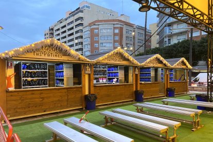 Inauguración de la pista de patinaje sobre hielo en la Rambla de Almería.