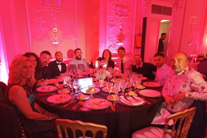 En la mesa Forrest Gump se sentaron: Isabel María Abadía, Inma Amate, José Antonio Berenguer, Ana Galera, Izan Guerrero, Rubén Marín, Raquel Moya, Jesús Navarro, Juan José Navarro, José Manuel Salvador y Manuel Domenech.