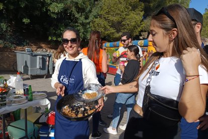 Las migas con sabor a bizcocho de María Jesús fueron un éxito. Se acabaron antes de acompañarlas con un buen café.