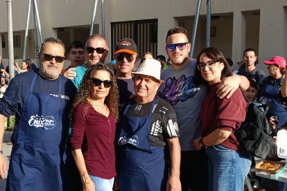Luz Bonillo, Pedro Baeza y José Miguel Montoya con su equipo.