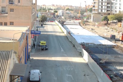 Vista de la Carretera Sierra Alhamilla y el cajón ferroviario.