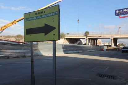 Al fondo se ve el puente que pronto pasará a la historia.