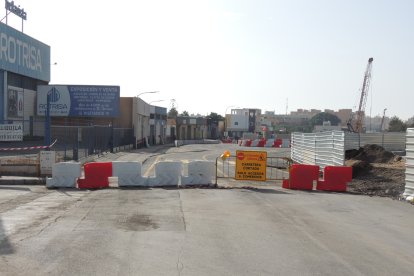 Señales de cortado el tráfico en Sierra Alhamilla que se retirarán en breve.
