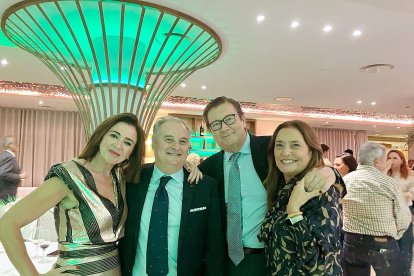 María José Alías, Carlos Marcote, José Luis Castillo y Mabel García, en el Club de Mar.