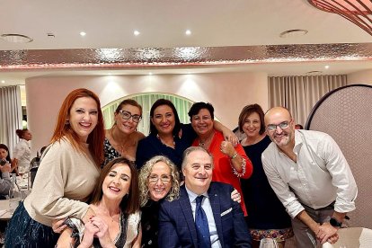 Olga Almagro, Milagros Aguado, Eva Giménez, Marisa Carricondo, Yolanda Hernández, José Romero, Carlos Marcote, Carmen González y María José Al