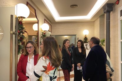 I gala de entrega de premios organizada en Almería por la Asociación Foro de Mujeres Líderes y Combo Comunicación.