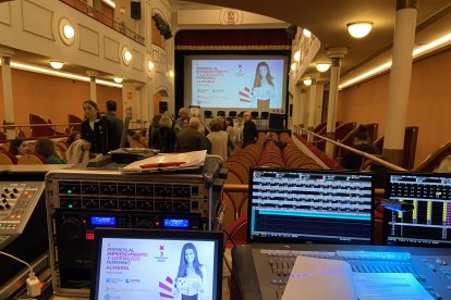 I gala de entrega de premios organizada en Almería por la Asociación Foro de Mujeres Líderes y Combo Comunicación.