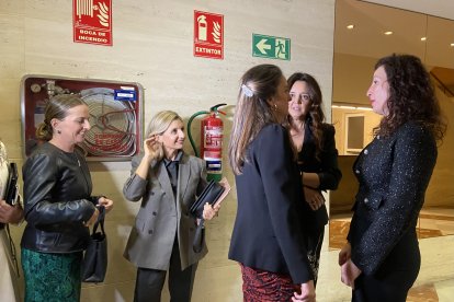 I gala de entrega de premios organizada en Almería por la Asociación Foro de Mujeres Líderes y Combo Comunicación.