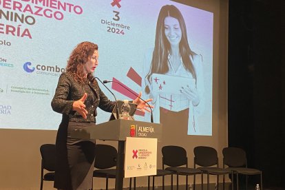 I gala de entrega de premios organizada en Almería por la Asociación Foro de Mujeres Líderes y Combo Comunicación.