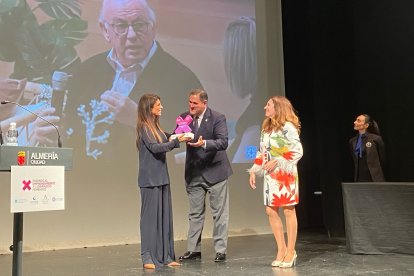 I gala de entrega de premios organizada en Almería por la Asociación Foro de Mujeres Líderes y Combo Comunicación.
