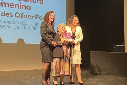 I gala de entrega de premios organizada en Almería por la Asociación Foro de Mujeres Líderes y Combo Comunicación.