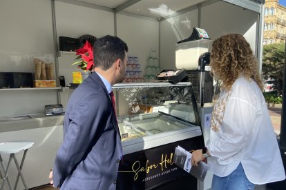 La feria Sabores Almería ha llegado a la Plaza de las Velas.