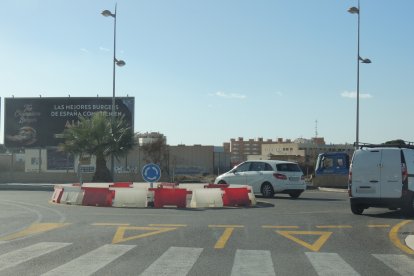 Otra rotonda provisional en la calle Alcalde Santiago Martínez Cabrejas.