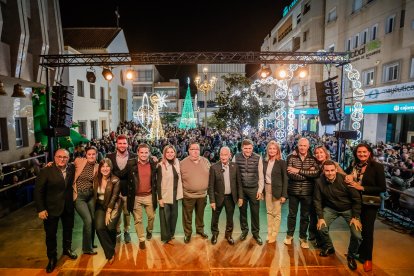 Roquetas de Mar inaugura sus luces de Navidad y su extensa programación festiva.