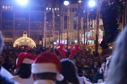 El Ejido, inaugura su encendido de Navidad.