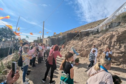La Virgen se llevó hasta el punto más alto para bendecir el pueblo.