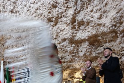 Inés de Inés, en la Peña El Morato, con la presencia del músico italiano Francesco Mammola.