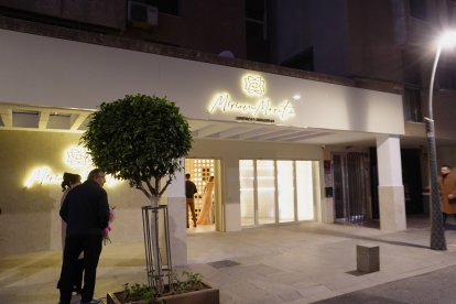 La clínica de estética y bienestar de Míriam Morata se encuentra en la calle céntrica calle Marqués de Comillas, 16, justo al lado de la Rambla