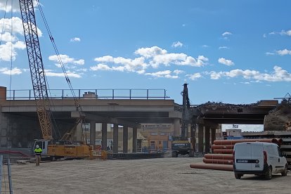 Adiós al puente de la Autovía del Aeropuerto.
