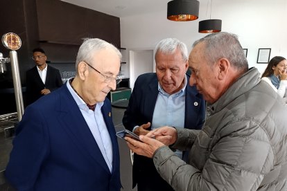 Jeromo con Guillermo Blanes y Manolo García.