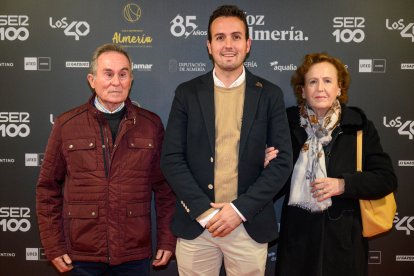 Juan José garrido, José Antonio Garrido y Maricarmen Giménez, premio Sociedad.