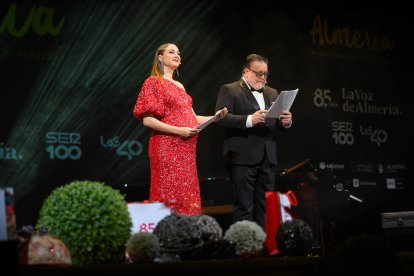 Ana Márquez y Alfredo Casas, presentadores de la gala de los Premios Almería 2024.