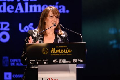 María dle Carmen Pérez Fuentes, catedrática de la UAL, premio Gente.
