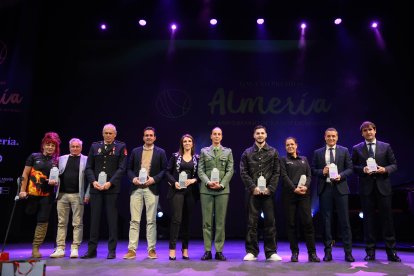 Foto de familia de los premiados de Almería.