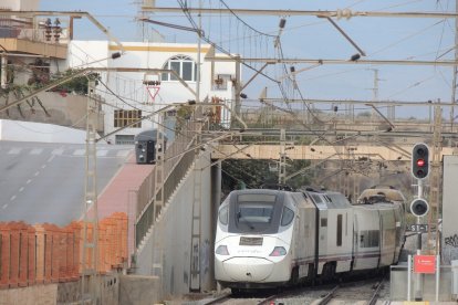 Retrocediendo una vez llenaron los tanques de gasoil.