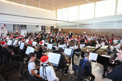 La cantera de la OCAL comparte su talento en el tradicional encuentro navideño, dirigido por Michael Thomas