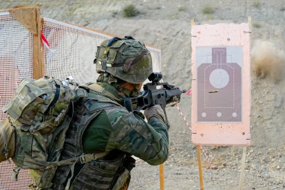 En la galería de tiro.