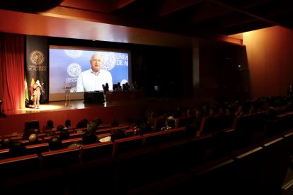 La UAL se enorgullece de su “excelente” potencial humano en un emotivo acto de reconocimientos y premios.