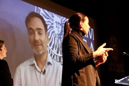 La UAL se enorgullece de su “excelente” potencial humano en un emotivo acto de reconocimientos y premios.