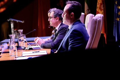 La UAL se enorgullece de su “excelente” potencial humano en un emotivo acto de reconocimientos y premios.