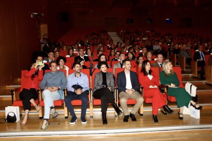 La UAL se enorgullece de su “excelente” potencial humano en un emotivo acto de reconocimientos y premios.