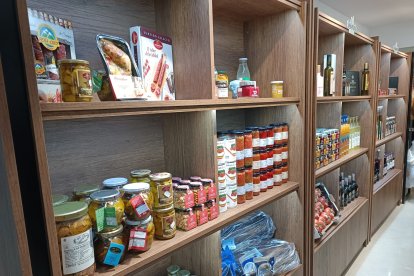 Amplia oferta gastronómica en la tienda de Sabores Almería.