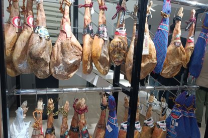 Amplia oferta gourmet en la tienda de Sabores Almería.