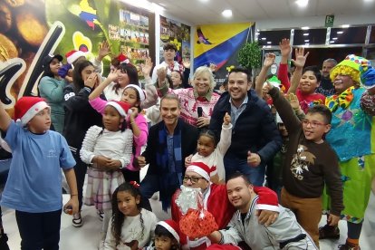 Foto de familia con la unión de Almería y Colombia.