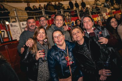 Público disfrutando del festival Siente Los 80's.