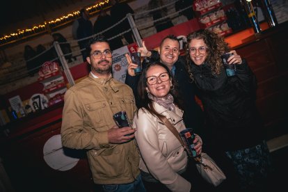 Público disfrutando del festival Siente Los 80's.